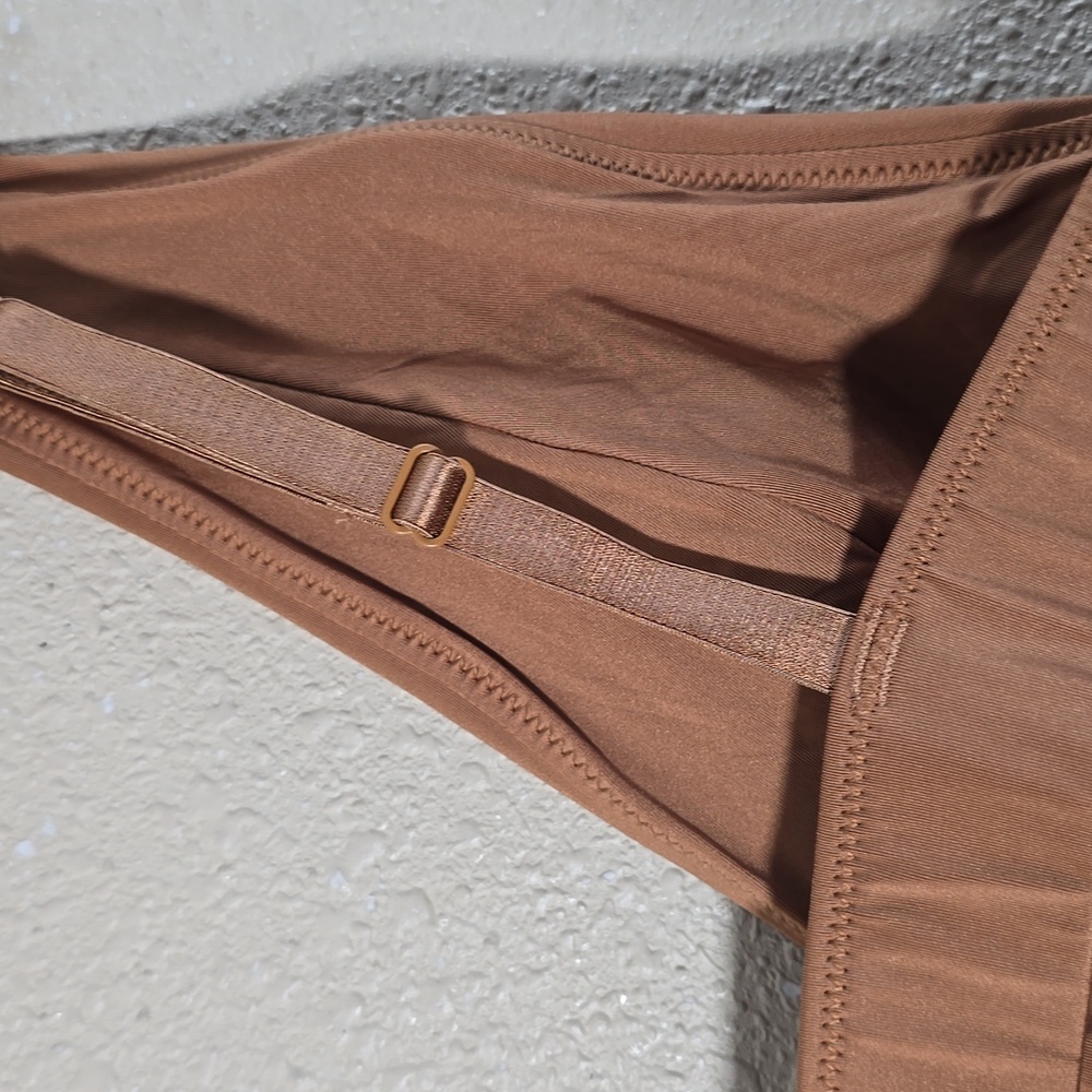 Skims Brown V-Neck Bralette - Picture 4 of 5